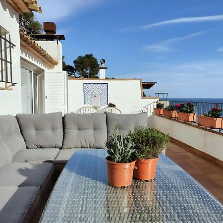 شقة Tamariu Platja - Penthouse On Passeig Del Mar. المظهر الخارجي الصورة