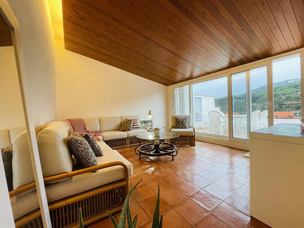 شقة Tamariu Platja - Penthouse On Passeig Del Mar. المظهر الخارجي الصورة