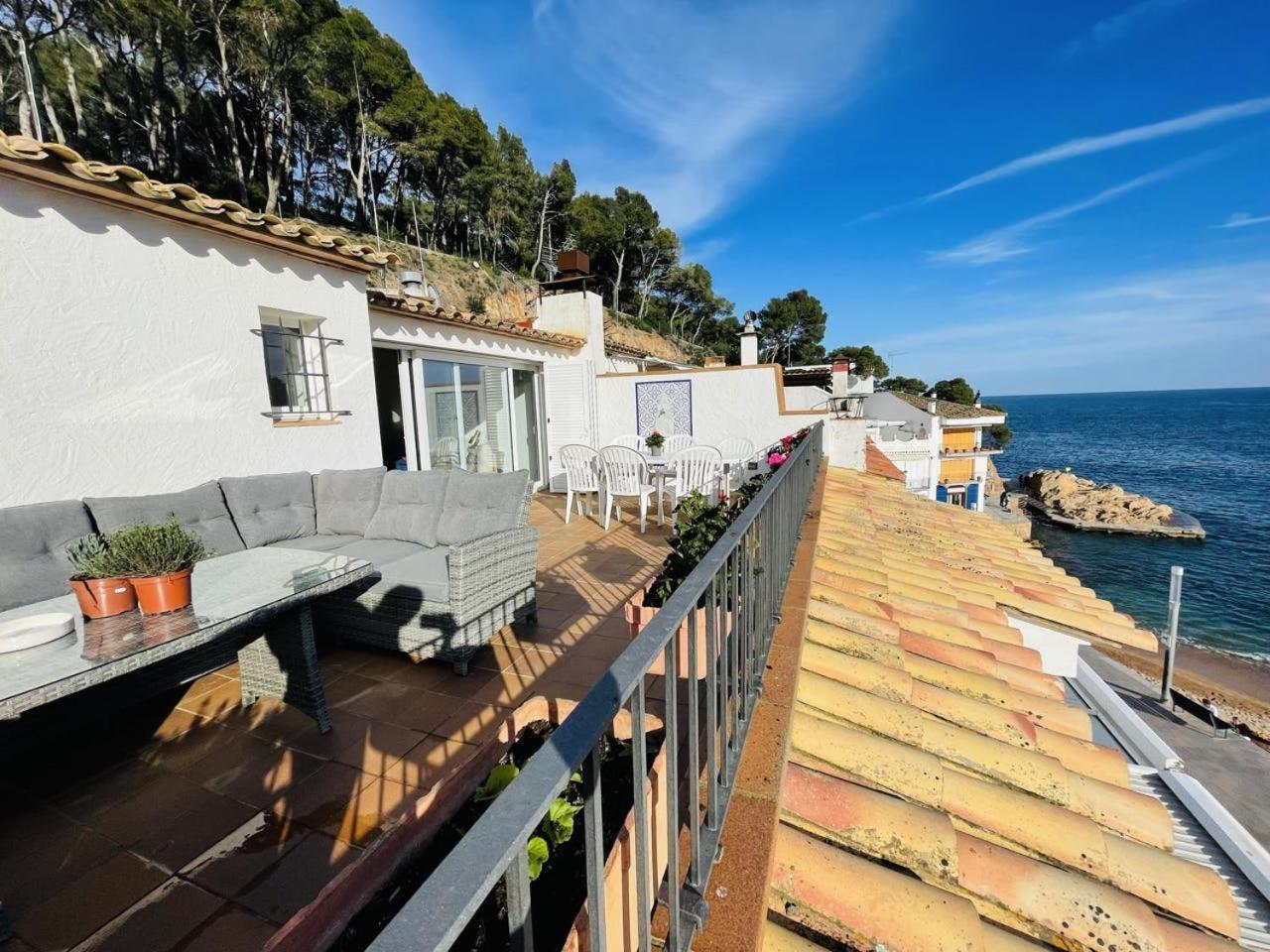 شقة Tamariu Platja - Penthouse On Passeig Del Mar. المظهر الخارجي الصورة