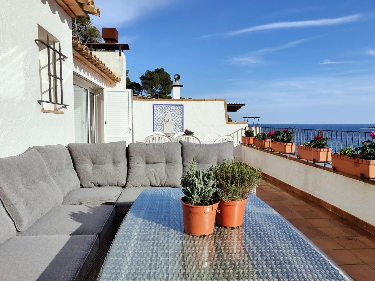 شقة Tamariu Platja - Penthouse On Passeig Del Mar. المظهر الخارجي الصورة
