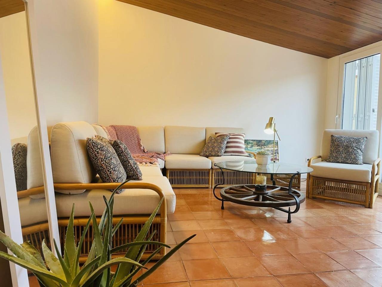 شقة Tamariu Platja - Penthouse On Passeig Del Mar. المظهر الخارجي الصورة