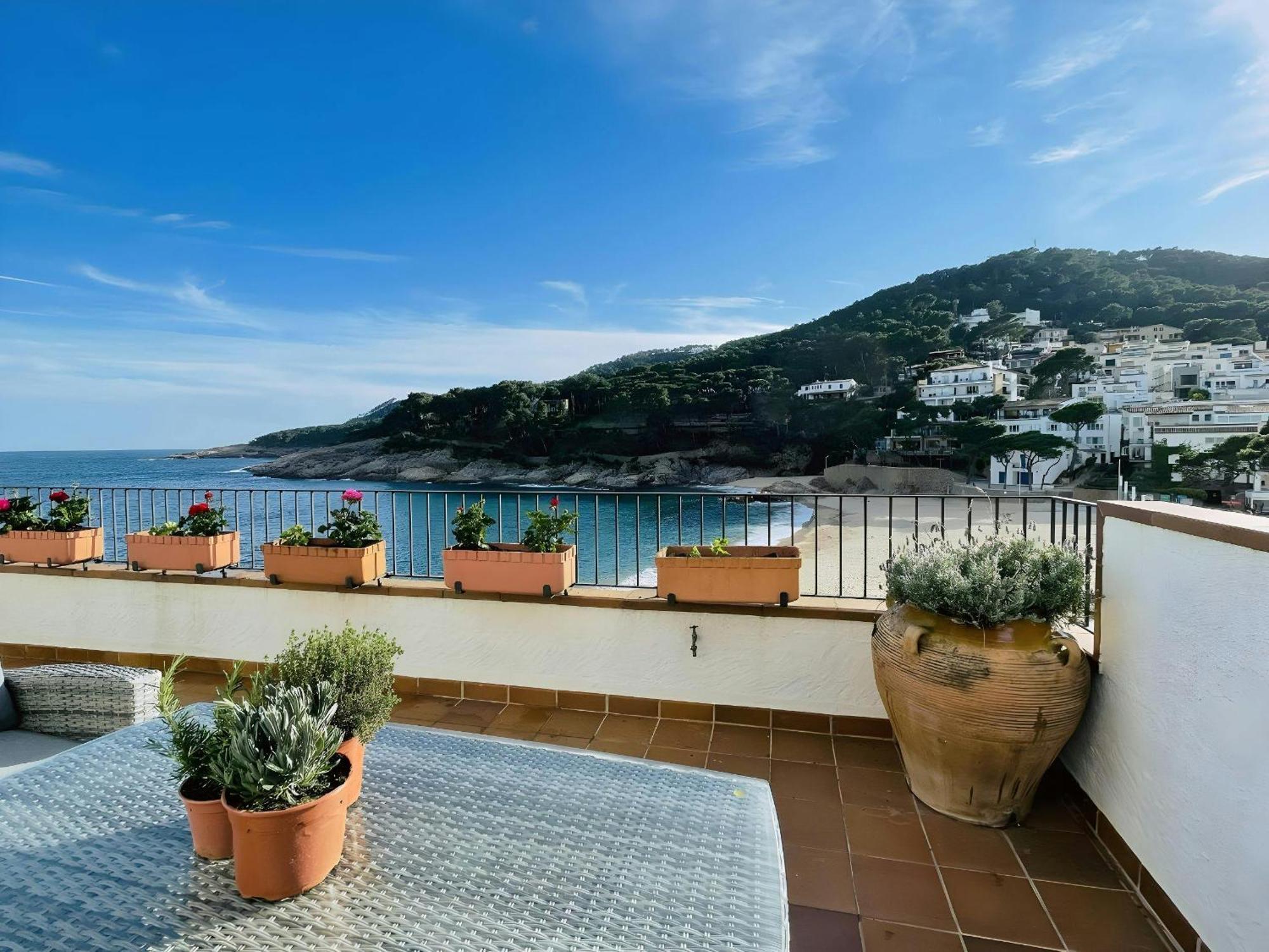 شقة Tamariu Platja - Penthouse On Passeig Del Mar. المظهر الخارجي الصورة